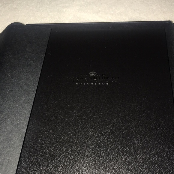 MOET & CHANDON Black Cellar Journal - Picture 7 of 12